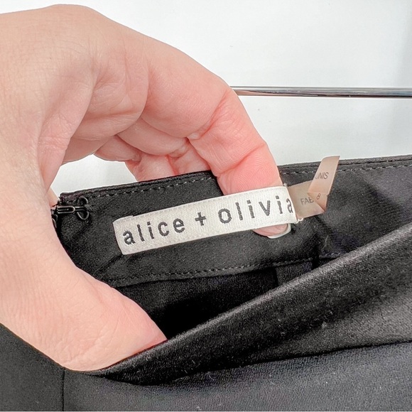 Alice + Olivia black pleated trouser pants - Picture 6 of 9